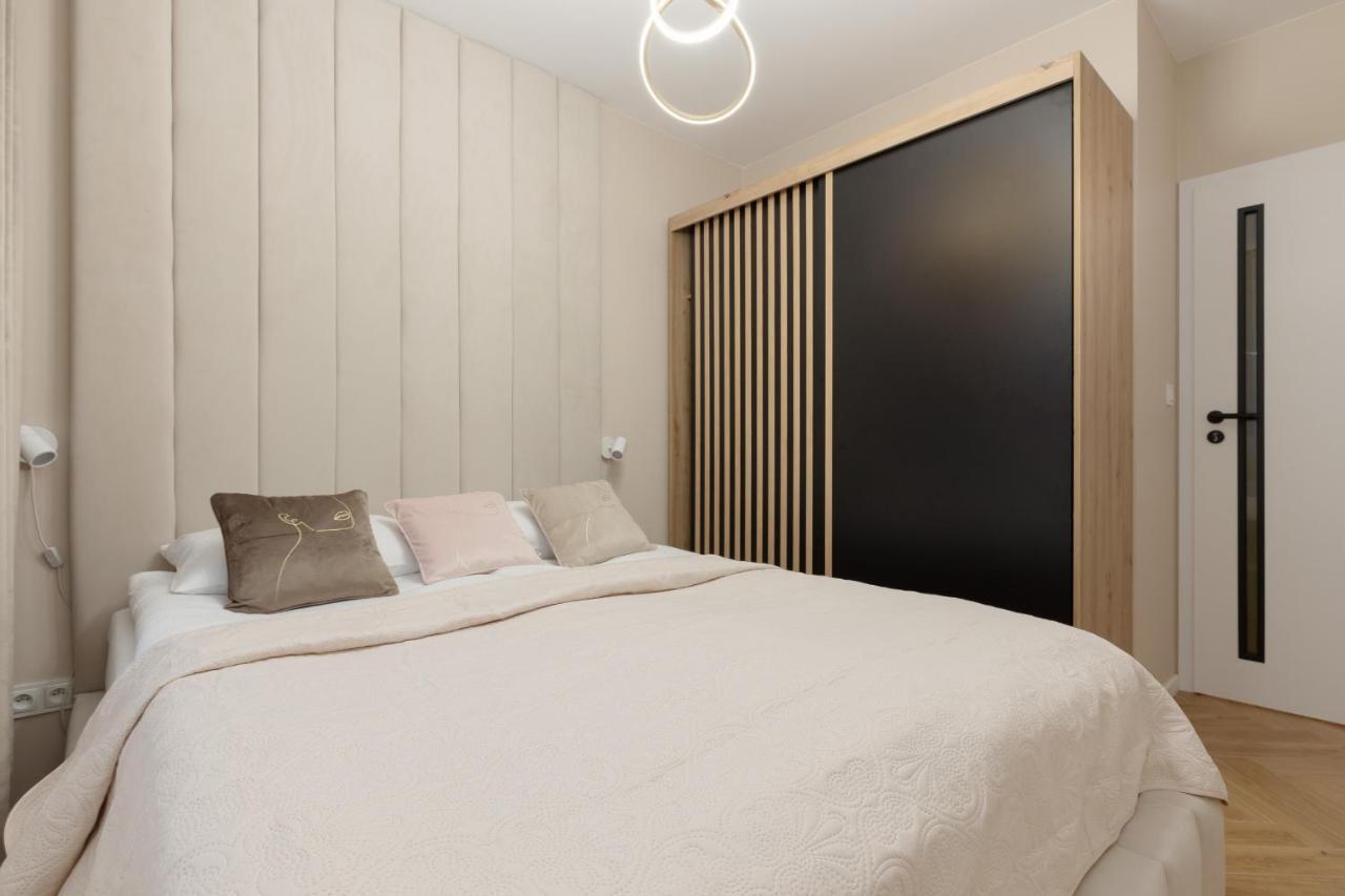 Ursus Nova With Parking By Renters Prestige Apartament